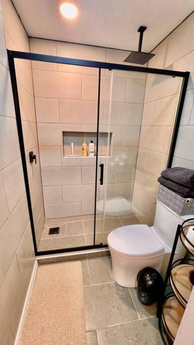 C, Restful,cozy, Close Sunland Park Mall